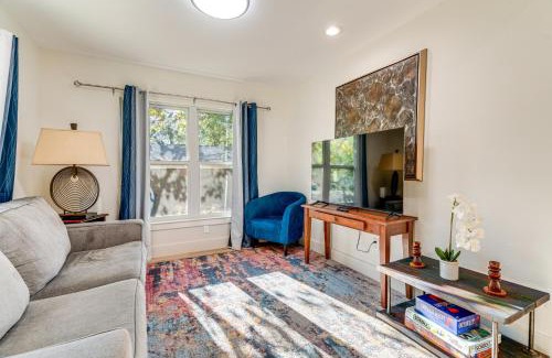 Highland House | 4 Mi to UT Austin Bright and Modern Family Home