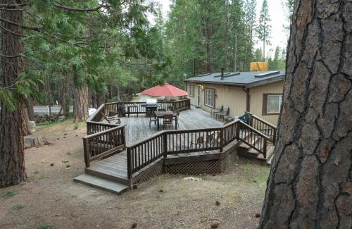 North Wawona House | 42R Rosenberg's Creekside Cabin