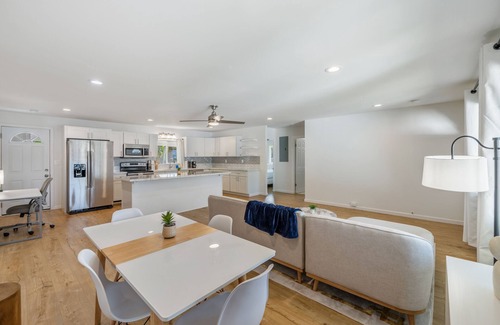 Wahiawa House | 4BR Oahu - Upto 8, WiFi, AC + Pet-friendly, Garage