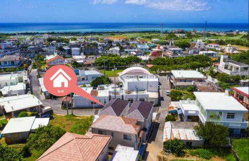 Tokeshi Villa | 【4LDKの一軒家貸し切り!】スタイリッシュで落ち着いたインテリアのハウスで沖縄を満喫しましょう!