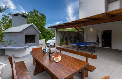 Tugare House | 5 bedroom accommodation in Tugare