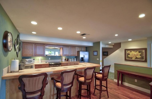 Shelton Resort | 5-bedroom resort in charming Shelton w 80 feet of lake front, events possible.