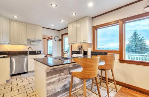 Gatewood House | 5 Mi to Dtwn Seattle Home with Ocean and City Views