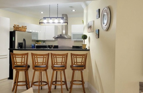 Bahamia West Condo | 5 Min Walk to a Beach Paradise