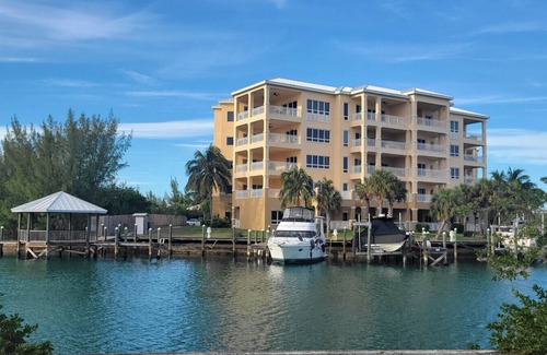Bahamia West Condo | 5 Min Walk to a Beach Paradise