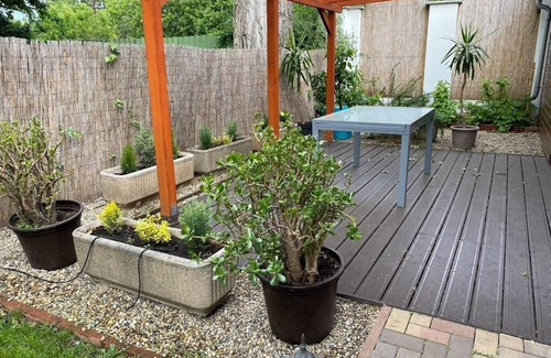 Istvantelek House | 55m2 house with terrace near the heart of Budapest, ideal for relaxing