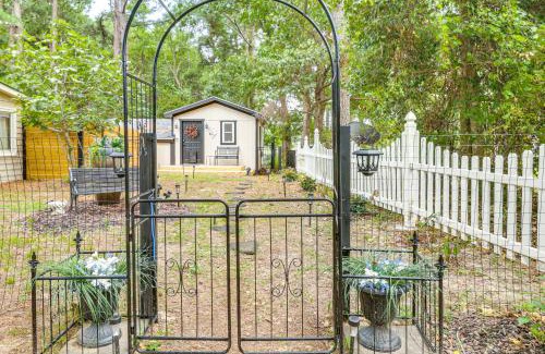 Harbinger Apartment | 7 Mi to Kitty Hawk Pier and Beach Studio with Patio!