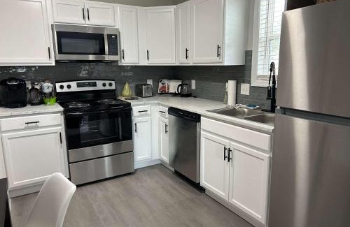 East Durham House | 7 Min walk to Golden Belt - 4 Min Drive to Downtown - 7 to Duke