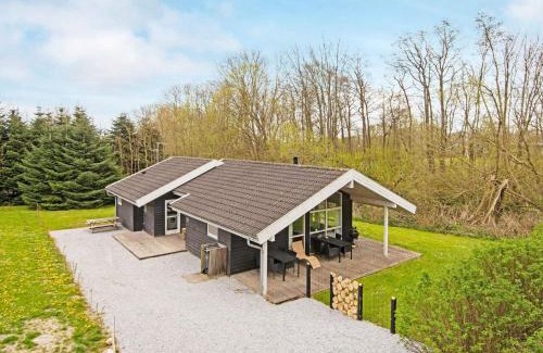 Mommark Strand House | 8 person holiday home in Sydals