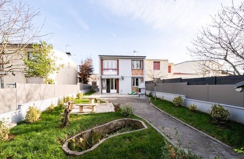 Les Louvrais House | 80 m² House ∙ 3 bedrooms ∙ 4 guests