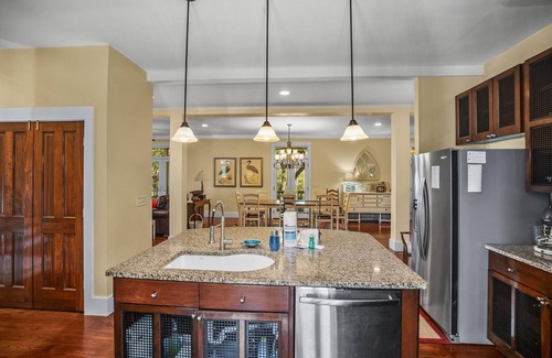Saint Helena Island House | 813 Bonito Rd