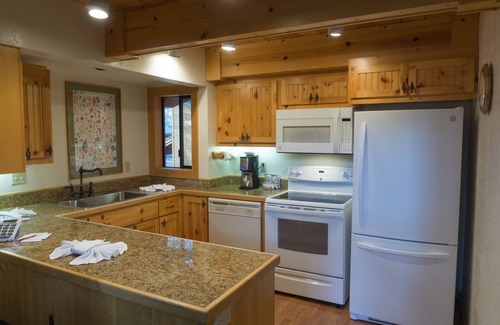 Truckee Cabin | 824 Beaver Pond