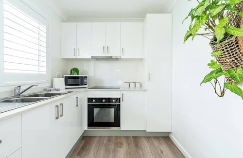 Toowoon Bay Cottage | A Chic Coastal Hideaway at Toowoon Bay Beach