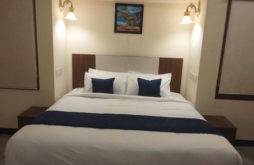 Parthasarathy Puram Hotel | A.R Residency