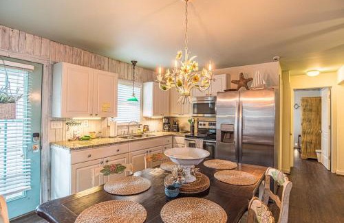 Laguna Beach House | A Wave From It All in Laguna Beach Large Patio Sleeps 4 Dog Ok