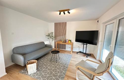 Ehningen Apartment | AB2 Luxuriöse EG-Wohnung mit Gartenblick & Garage - 3 Min zur S-Bahn - Nähe Messe Stuttgart, Daimler & IBM - Ideal für Familien & Geschäftsreisende