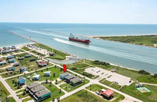 Surfside Beach House | Across from Jetty Park and Best Ship Watching