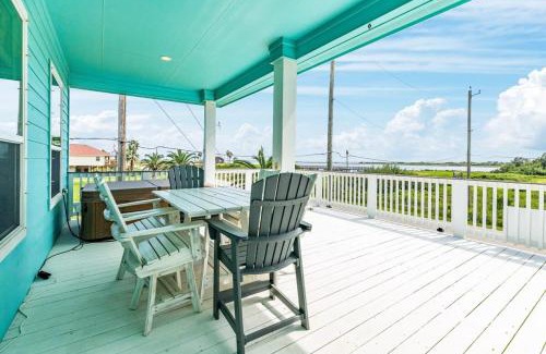 Surfside Beach House | Across from Jetty Park and Best Ship Watching