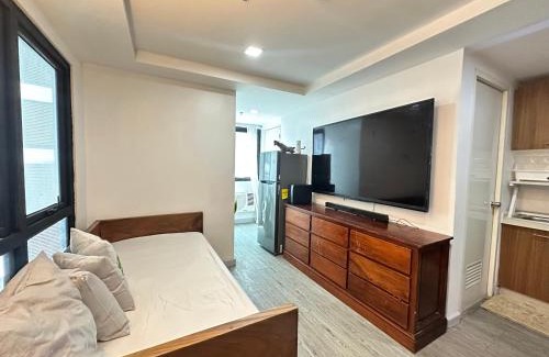Wack-Wack Greenhills Apartment | ADB Avenue tower