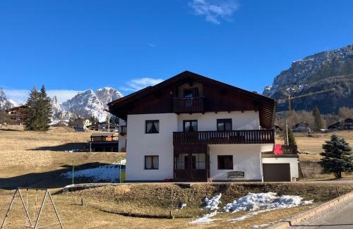 Cortina d'Ampezzo House | Affittacamere Iragidor