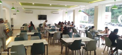 Kunnamkulam Hotel | Alba Regency