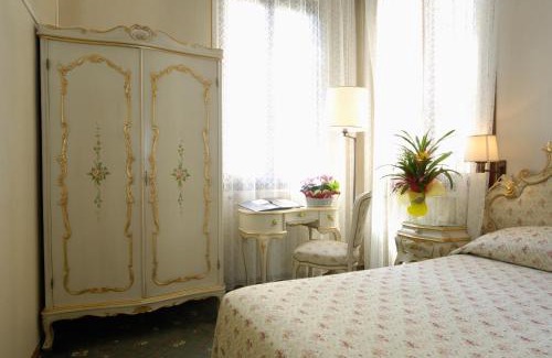 Santa Croce Hotel | Albergo Basilea