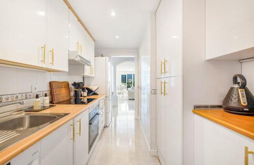 Nueva Andalucia Apartment | Amazing apartment with sea view in Puerto Banus