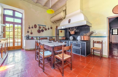 Lezignan-Corbieres House | Amazing home in Lézignan-Corbières