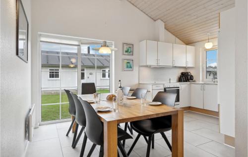 Houstrup House | Amazing Home In Nørre Nebel With Wifi