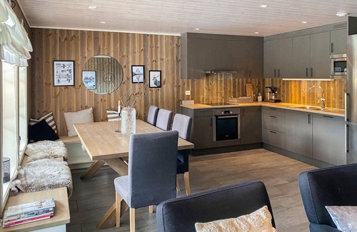 Eid House | Amazing home in Nordfjordeid with WiFi