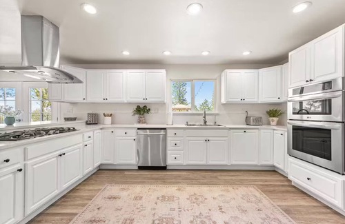 El Dorado House | Amazing, spacious home with pool and hot tub