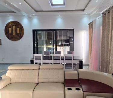 Point E Apartment | Ambassade Prestige Suite - Appartement Spacieux