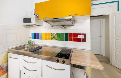 Inner City Budapest Apartment | Amber Gardenview Studios