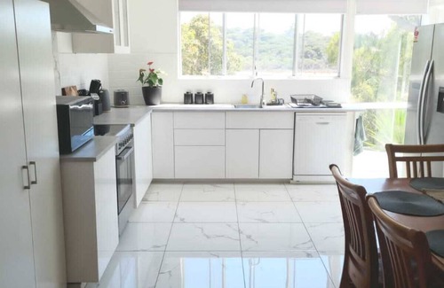 Loch Sport House | An entertainer's paradise featuring deck and bar. Relaxed Home, Amazing Views.n