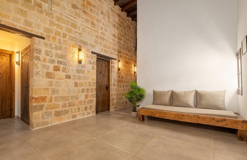 Rhodes Apartment | Ancient Knights Luxury SuitesnSir Wallace Suite 5