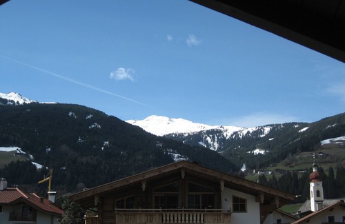 Ried im Zillertal Apartment | APART KOPP - 1 APARTMENT 2 - 4 pers. Close to the ski area - HOCHZILLERTAL- central location