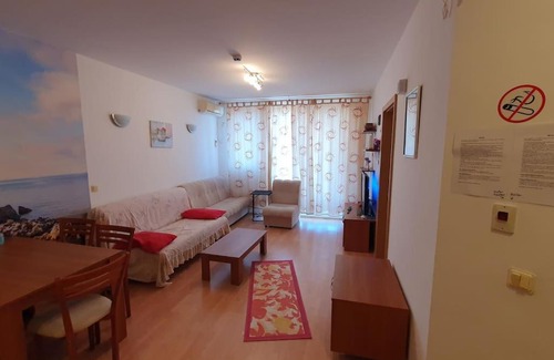 Balchik Apartment | Apartament în complex cu piscină la Balcic BG
