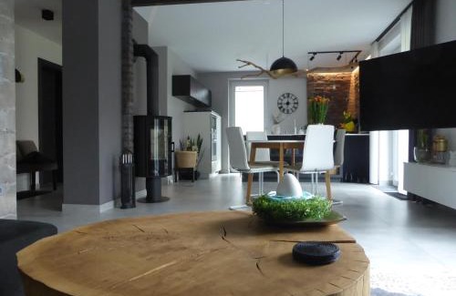 Strzeleczki Apartment | Apartament Premium Moszna - blisko Zamku, Jacuzzi, widok na las