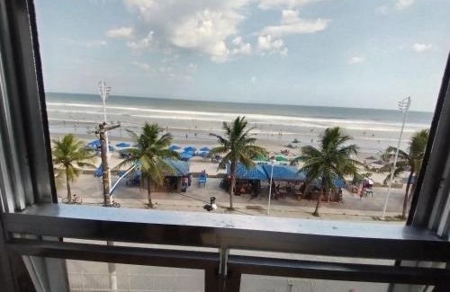 Mongagua Apartment | Apartamento pé na Areia com Garagem no Centro