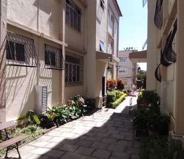 Teresopolis Apartment | Apartamento próximo a avenida, localizado no 3 pavimento em prédio sem elevador, não cobramos taxa extra