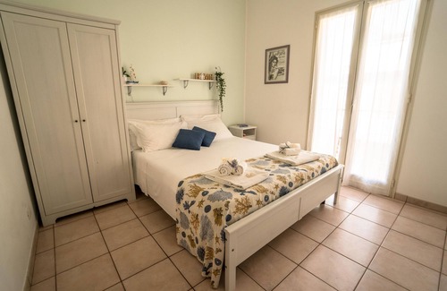 Marina di Ragusa Apartment | Apartment 'Appartamento Salgari Ponente' with Sea View, Wi-Fi and Air Conditioning