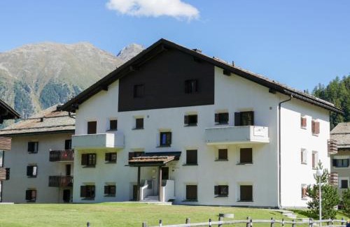 Celerina-Schlarigna Apartment | Apartment Chesa Palüdin 5 - Celerina by Interhome