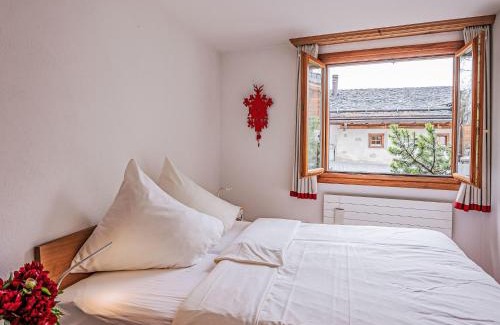 Surlej Apartment | Apartment Chesa Vadret Surlej by Interhome