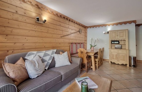 Val Claret Ski Chalet | Apartment Ecrin 214 - Tignes Val Claret - Balcony with mountain view