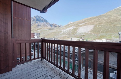 Val Claret Ski Chalet | Apartment Ecrin 214 - Tignes Val Claret - Balcony with mountain view