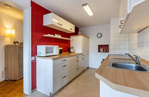Balingen Apartment | Apartment 'Ferienwohnung Zu Hause Auf Zeit' with Balcony and Wi-Fi