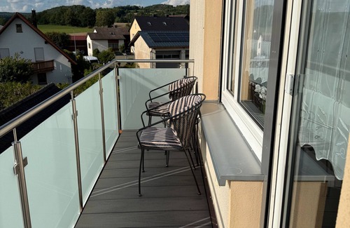 Plankenfels Apartment | Apartment 'Keller' with Shared Garden, Balcony and Wi-Fi