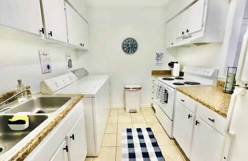 Demere Park Apartment | Apartment near downtown.