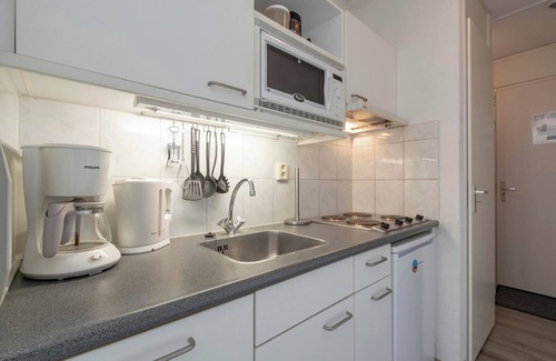 Julianadorp Apartment | Apartment near Dutch Coast with French Balcony