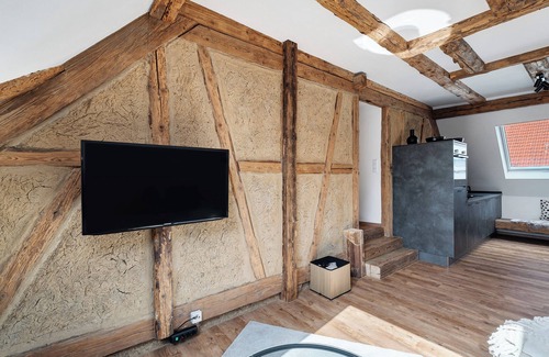 Niederlehen Apartment | Apartment 'Scheunenglück' with Shared Garden, Balcony and Wi-Fi